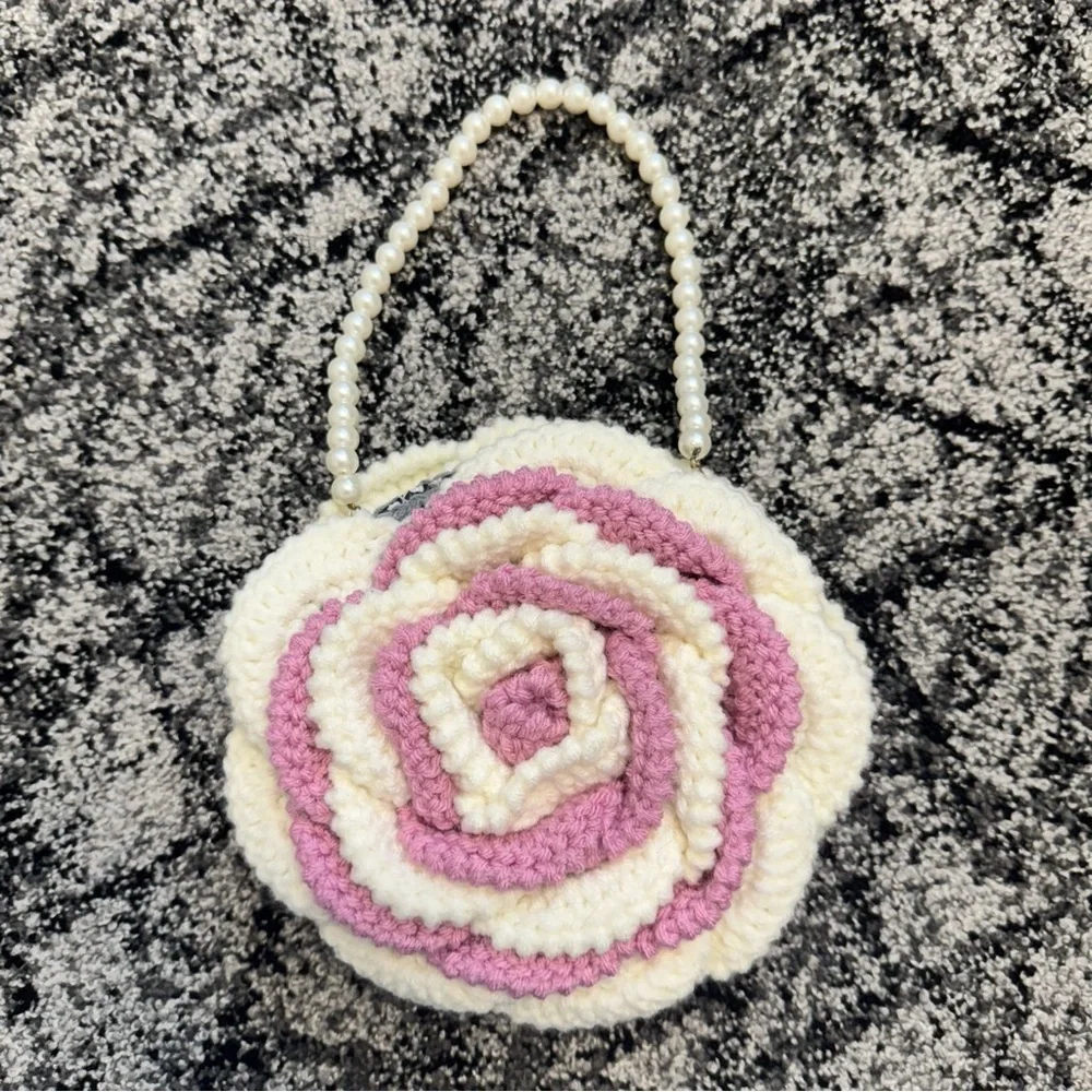 Elegant Floral Crochet Clutch